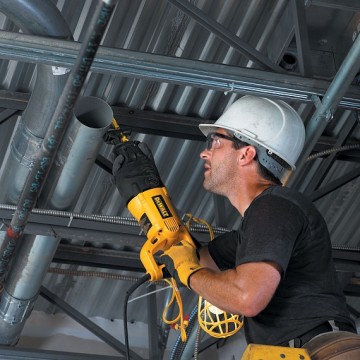 Шабельна пила DeWALT DW311К