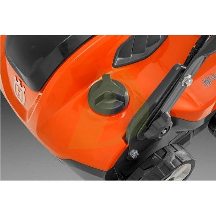 Скарификатор электрический HUSQVARNA S 138C (9679223‑01) Скарификатор электрический HUSQVARNA S 138C (9679223‑01)