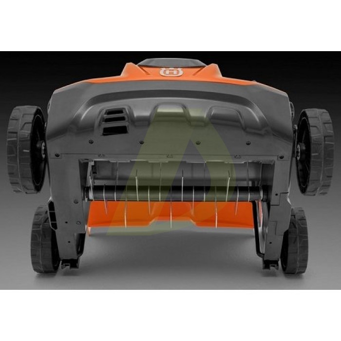 Скарификатор электрический HUSQVARNA S 138C (9679223‑01) Скарификатор электрический HUSQVARNA S 138C (9679223‑01)