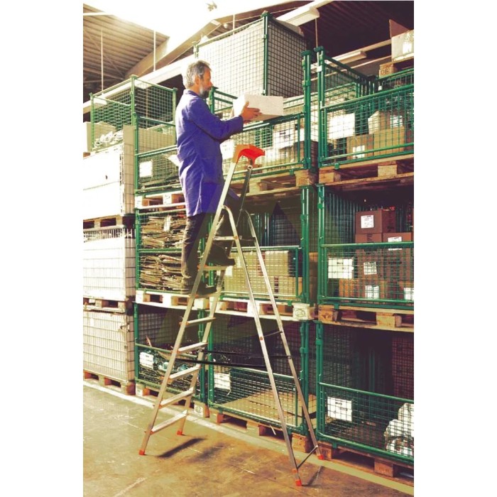 Стремянка односторонняя алюминиевая KRAUSE Safety, 1 секция, 6 ступ., 2,1 м (126344) Стремянка односторонняя алюминиевая KRAUSE Safety, 1 секция, 6 ступ., 2,1 м (126344)