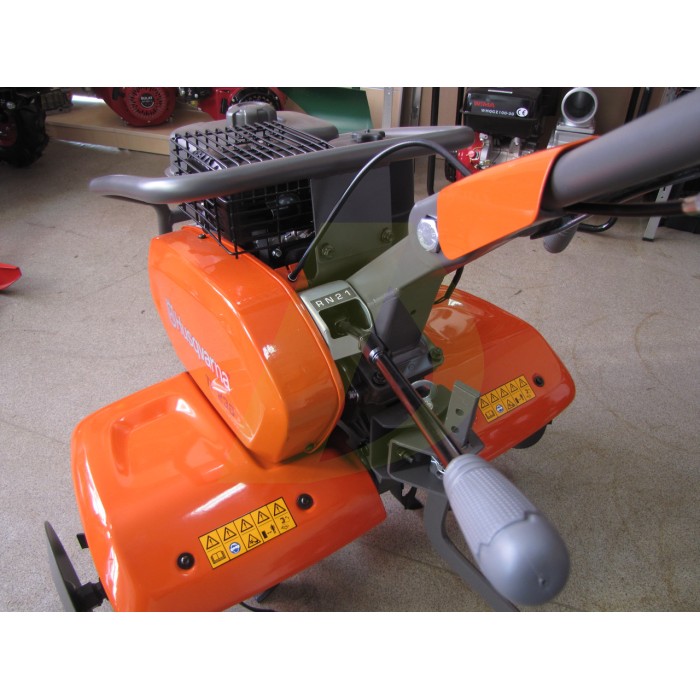 Культиватор бензиновый HUSQVARNA TF 230 (9673167‑01) Культиватор бензиновый HUSQVARNA TF 230 (9673167‑01)