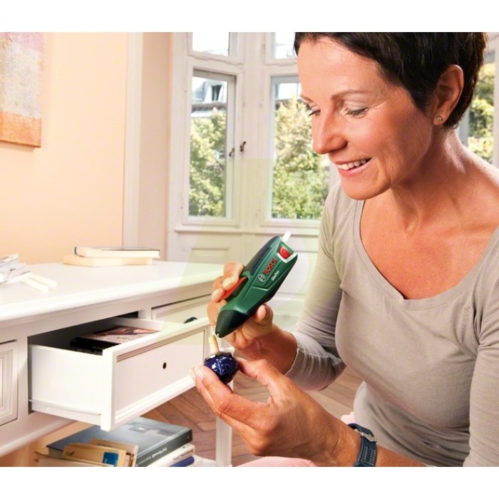 Клеевый пистолет BOSCH GluePen (06032A2020) Клеевый пистолет BOSCH GluePen (06032A2020)