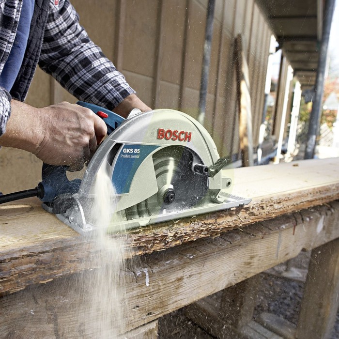 Дисковая ручная пила BOSCH GKS 85 Professional (060157A000) Дисковая ручная пила BOSCH GKS 85 Professional (060157A000)