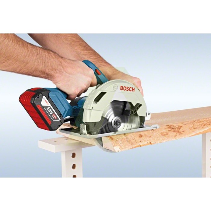 Аккумуляторная дисковая пила BOSCH GKS 18 V-57 (06016A2200) Аккумуляторная дисковая пила BOSCH GKS 18 V-57 (06016A2200)