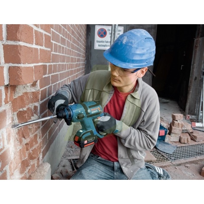 Аккумуляторный перфоратор BOSCH GBH 18 V-EC (0611904002) Аккумуляторный перфоратор BOSCH GBH 18 V-EC (0611904002)